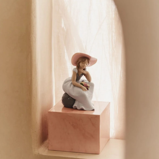 Скульптура Lladro "Весна пришла", 23х15см (16002)