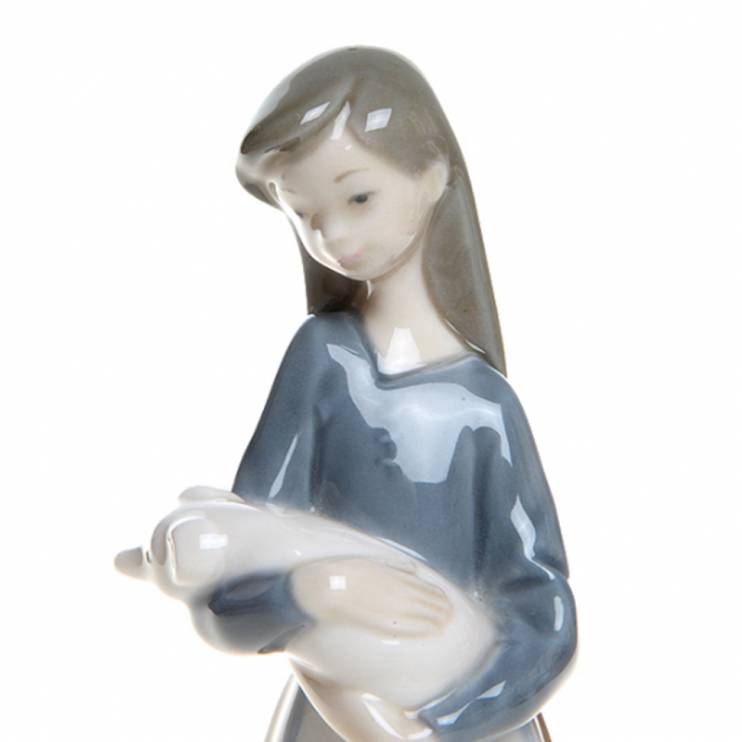 Статуэтка Lladro Девочка с поросенком, 17 см (8027)
