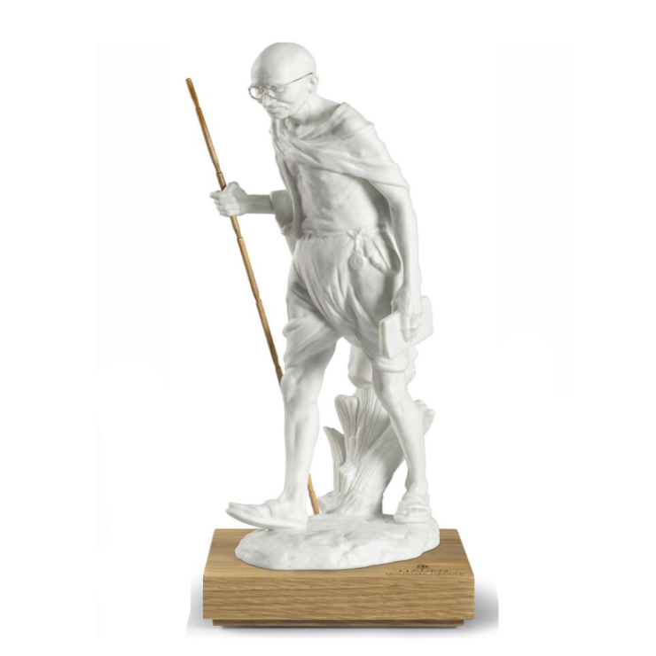 Статуэтка Lladro Махатмы Ганди 34х14см (13047)