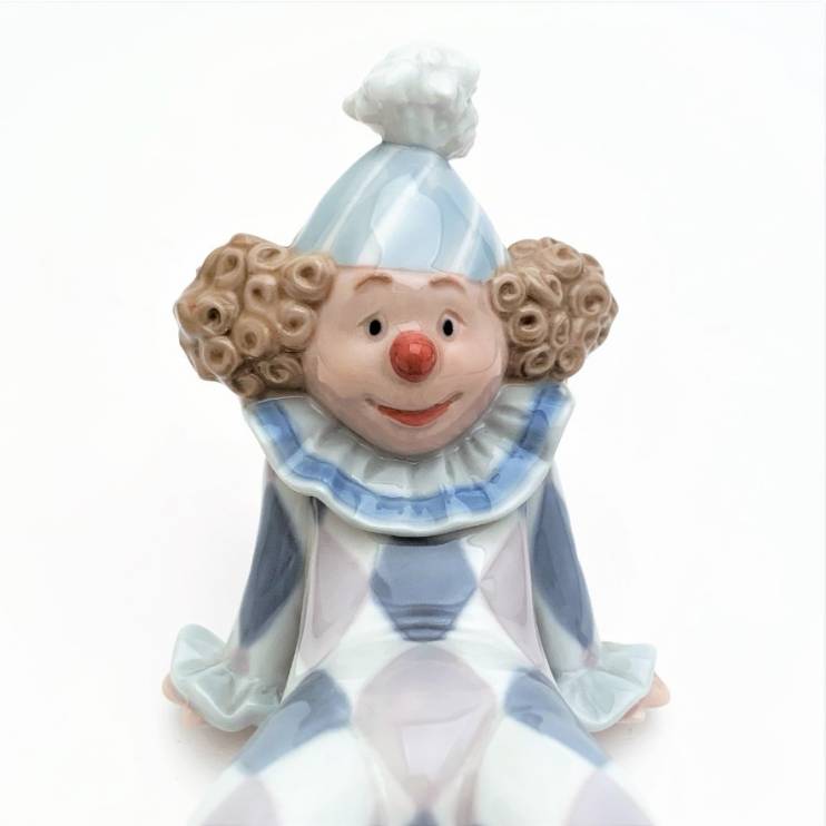 Статуэтка Lladro Шут 11х18см (12648)